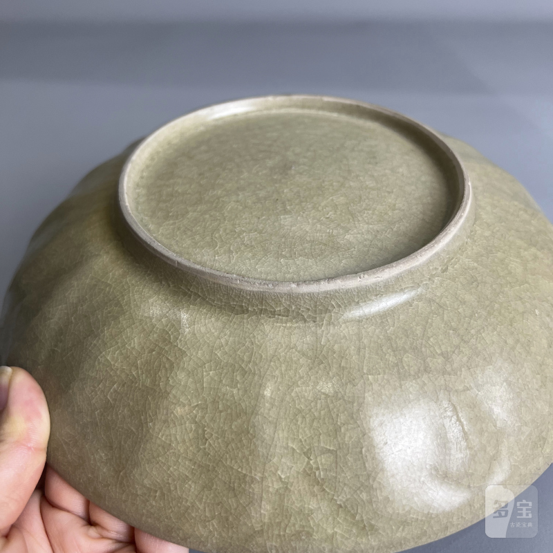 明代 龙泉窑米黄釉大盘 - 图18